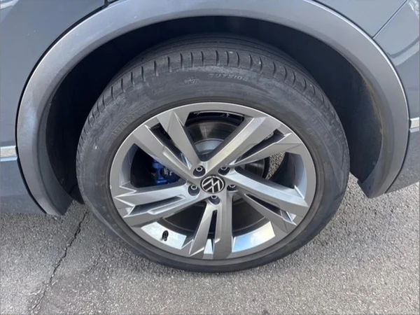 VOLKSWAGEN Tiguan Dsl (2020) — foto 8 van 22