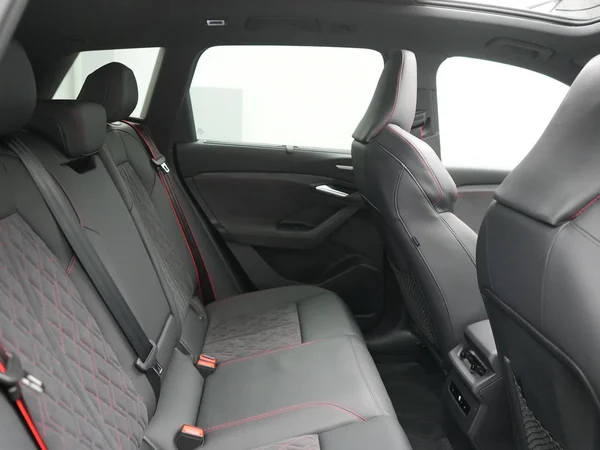 AUDI Q6 e-tron (2026) — foto 15 van 40