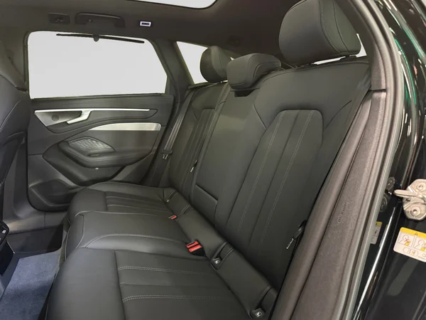 AUDI A6 Avant e-hybrid (PHEV) (2025) — foto 14 van 20