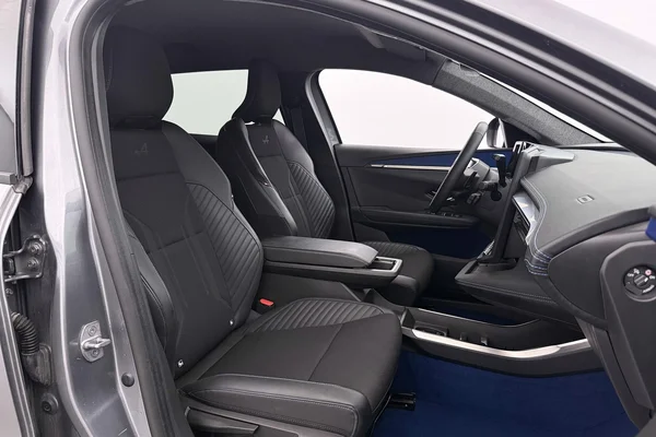 Renault E-Scenic E-Tech (2025) — foto 16 van 34