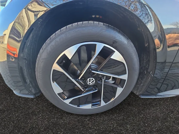 VOLKSWAGEN ID.3 (2025) — foto 2 van 24