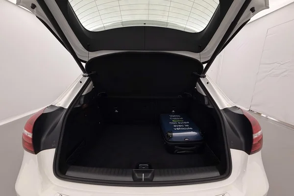 Mercedes-Benz GLA (X156) (2018) — foto 16 van 28
