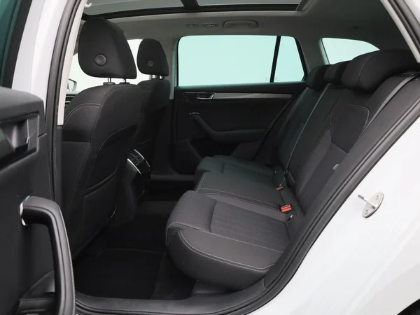 Škoda Superb (2022) — foto 6 van 47