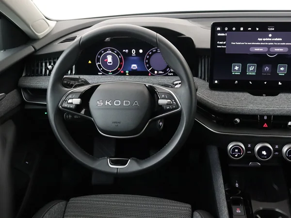 SKODA Superb Combi (2025) — foto 17 van 19
