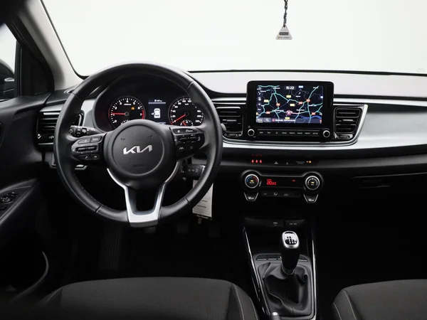 Kia Rio (2023) — foto 35 van 35