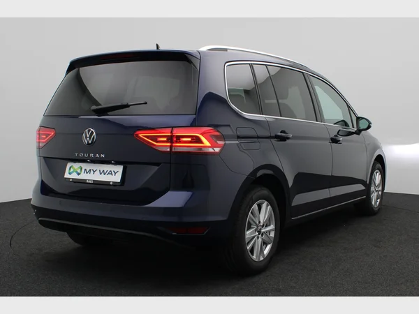 VOLKSWAGEN Touran (2023) — foto 12 van 28