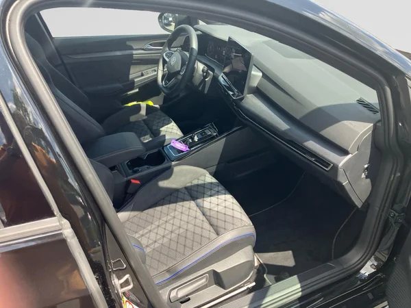 VOLKSWAGEN Golf VIII SW (2025) — foto 18 van 25