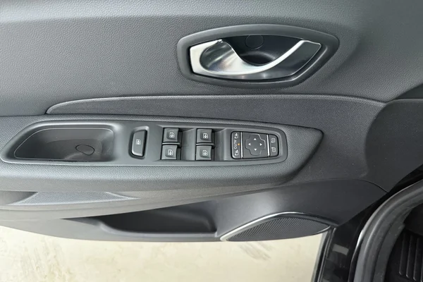 Renault Captur (2017) — foto 8 van 29