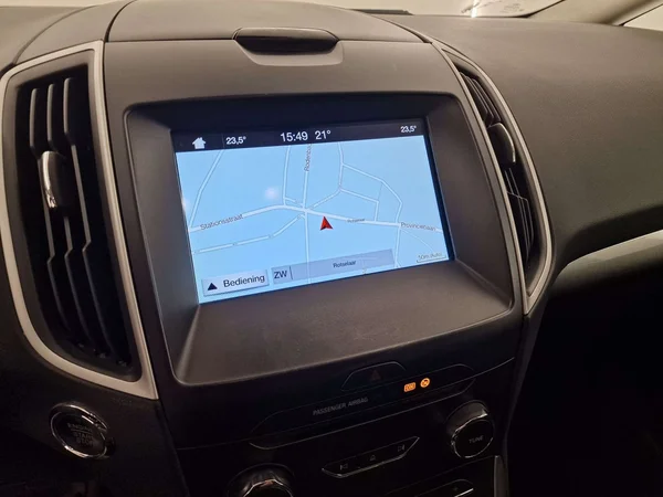 Ford S-Max (2017) — foto 7 van 16