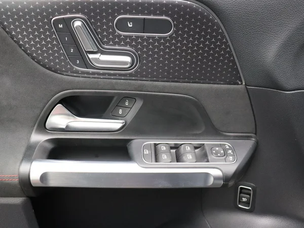 Mercedes-Benz EQB (2025) — foto 27 van 28