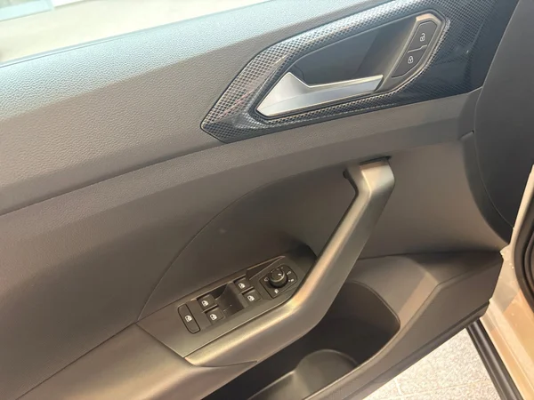 VOLKSWAGEN T-Cross (2026) — foto 3 van 13