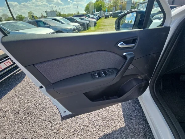 RENAULT Captur (2025) — foto 7 van 24
