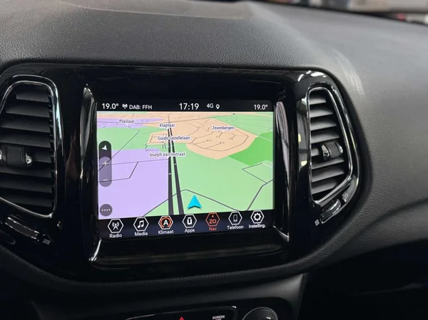 Jeep Compass (2021) — foto 7 van 17
