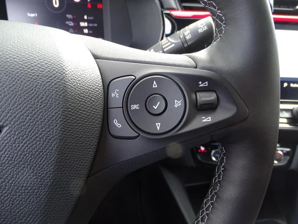 Opel Corsa-e (2023) — foto 16 van 29