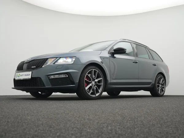 SKODA Octavia SW RS (2018) — foto 23 van 29