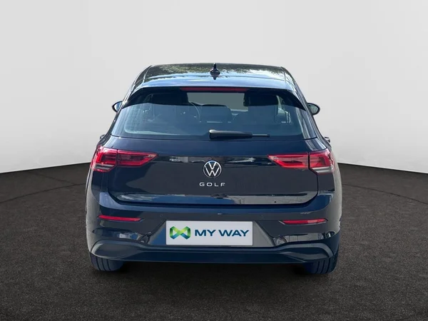 VOLKSWAGEN Golf VIII (2022) — foto 2 van 17