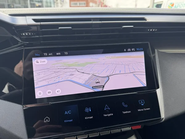 Peugeot 408 (2025) — foto 10 van 24