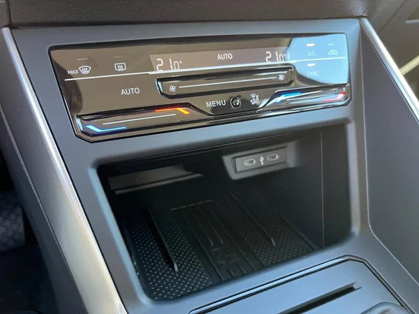 VOLKSWAGEN Polo (2025) — foto 2 van 21