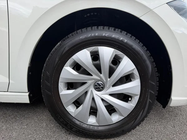 VOLKSWAGEN Polo (2024) — foto 9 van 17