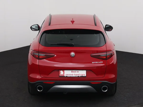 Alfa Romeo Stelvio (2020) — foto 24 van 27