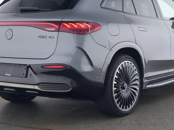 Mercedes-Benz EQE (2025) — foto 11 van 11