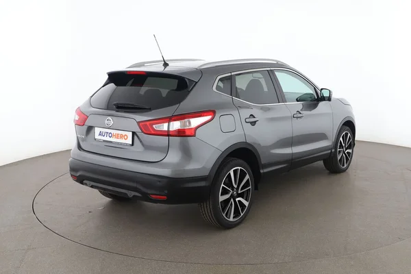 Nissan Qashqai (2017) — foto 12 van 16