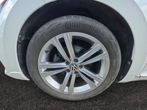 VOLKSWAGEN Arteon eHybrid (PHEV) (2022) — foto 16 van 24