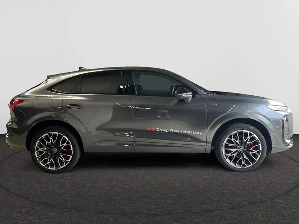 AUDI Q3 Sportback e-hybrid (PHEV) (2025) — foto 2 van 24