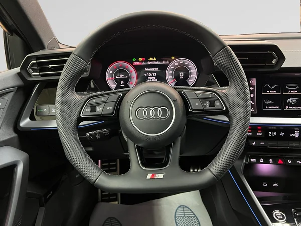 AUDI A3 Sportback (2025) — foto 12 van 14