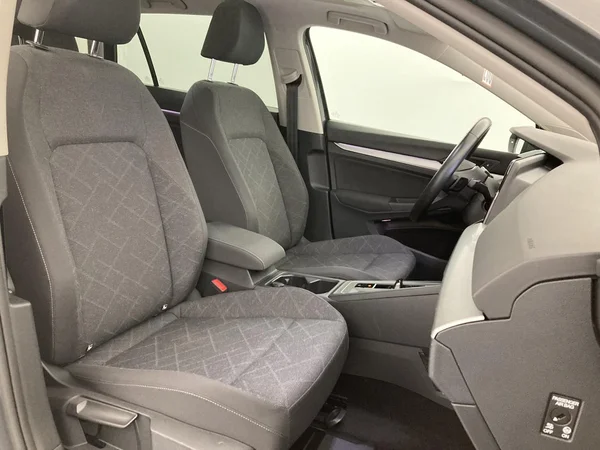 VOLKSWAGEN Golf VIII SW (2022) — foto 5 van 35