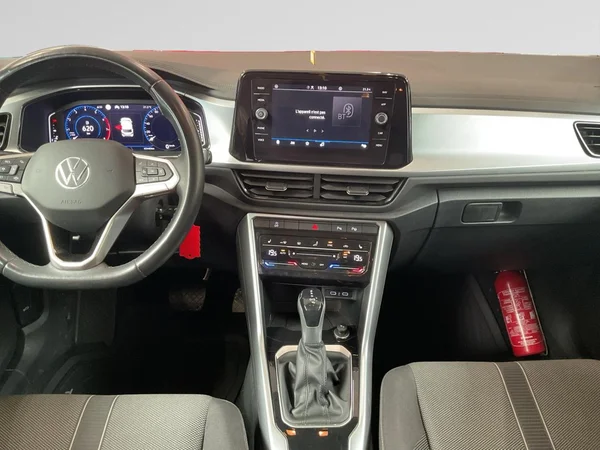 VOLKSWAGEN T-Roc (2022) — foto 2 van 22