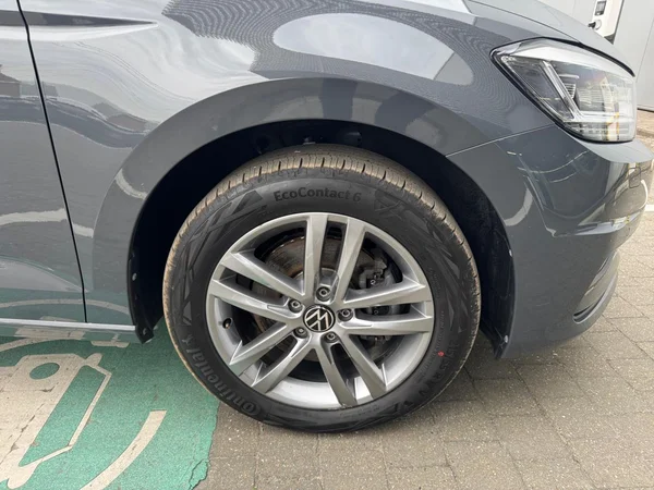 VOLKSWAGEN Touran (2025) — foto 17 van 24