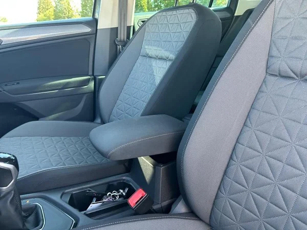 VOLKSWAGEN Tiguan Dsl (2022) — foto 15 van 31