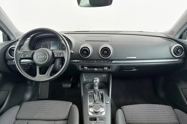 Audi A3 Sportback (2019) — foto 8 van 28