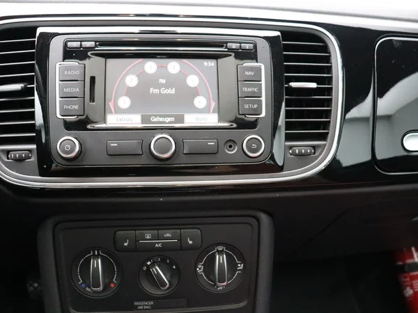 Volkswagen Beetle (2014) — foto 8 van 28