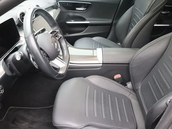 Mercedes-Benz C-Klasse (2022) — foto 2 van 25