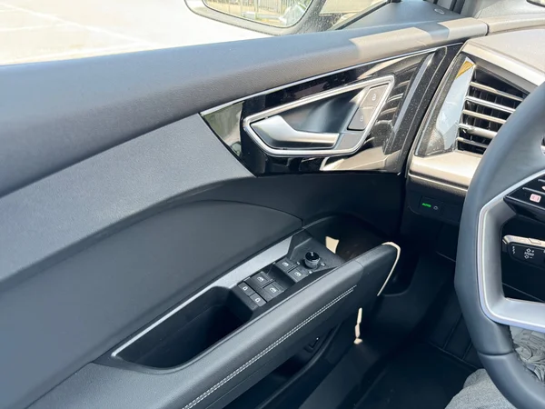 AUDI Q4 e-tron (2025) — foto 13 van 21