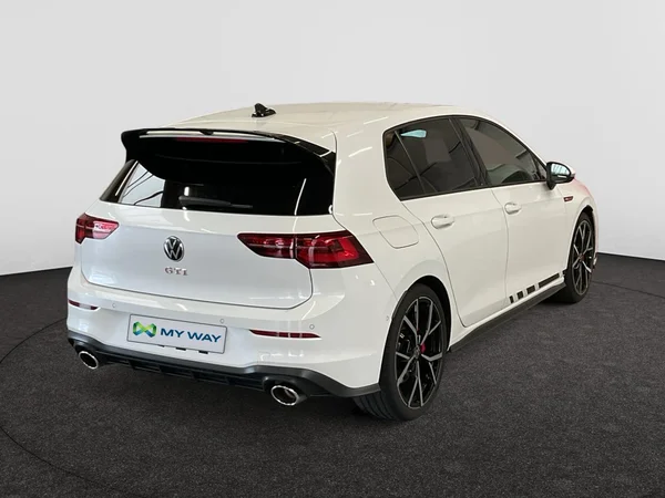 VOLKSWAGEN Golf VIII GTI (2021) — foto 19 van 23