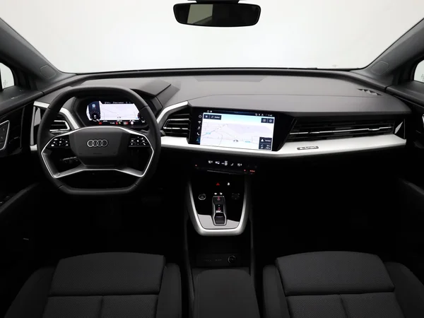 AUDI Q4 e-tron (2025) — foto 14 van 24