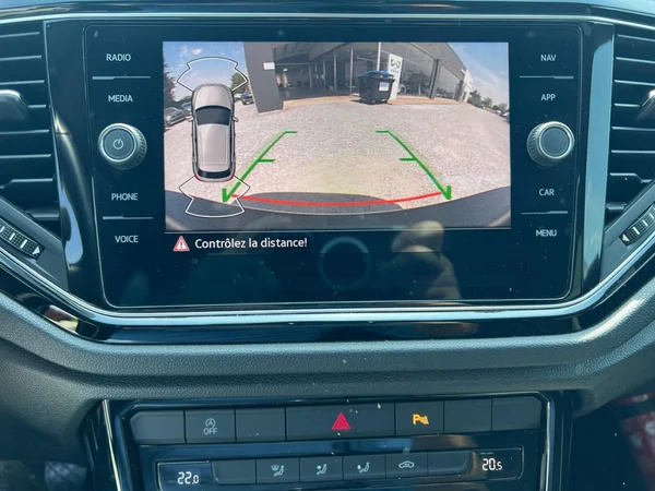 VOLKSWAGEN T-Roc (2022) — foto 2 van 18