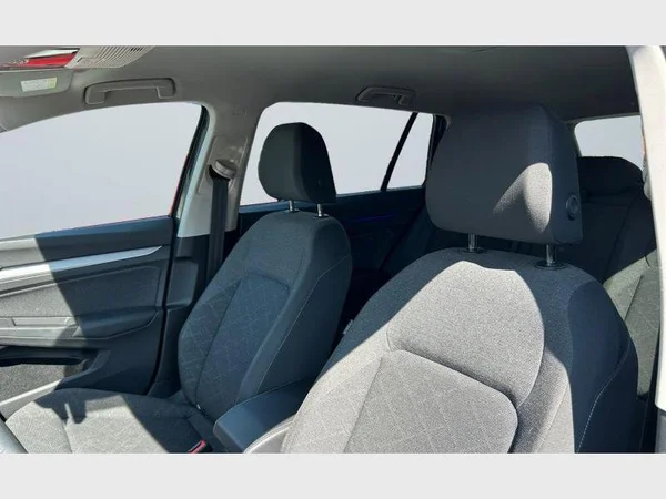 Volkswagen Golf VIII SW (2023) — foto 29 van 29