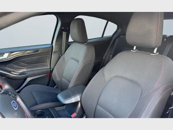 Ford Focus (2022) — foto 2 van 28