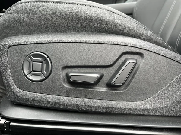 AUDI Q6 e-tron (2025) — foto 17 van 24
