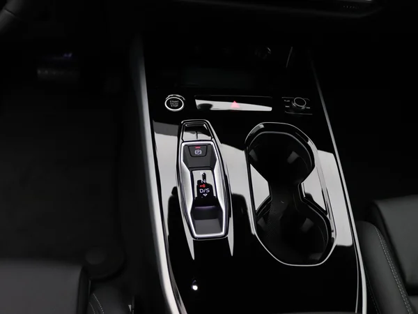 AUDI A5 Avant e-hybrid (PHEV) (2025) — foto 2 van 25