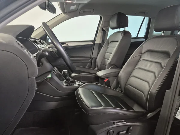 Volkswagen Tiguan (2018) — foto 6 van 23