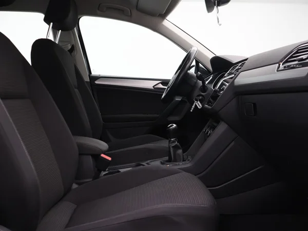 VOLKSWAGEN Tiguan (2019) — foto 25 van 25