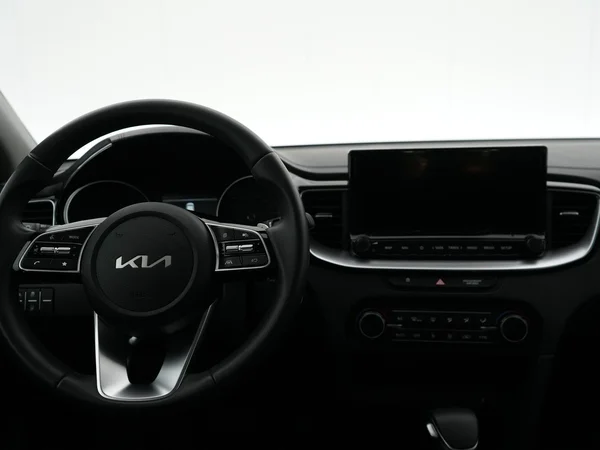 Kia Ceed (2024) — foto 8 van 23