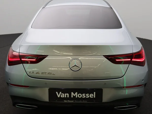 Mercedes-Benz CLA (2024) — foto 18 van 32