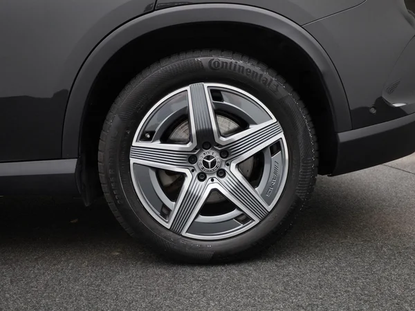 Mercedes-Benz GLC (2025) — foto 6 van 48