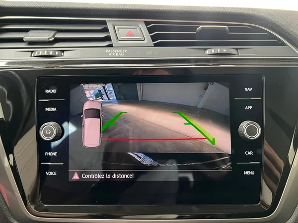 VOLKSWAGEN Touran (2019) — foto 3 van 20